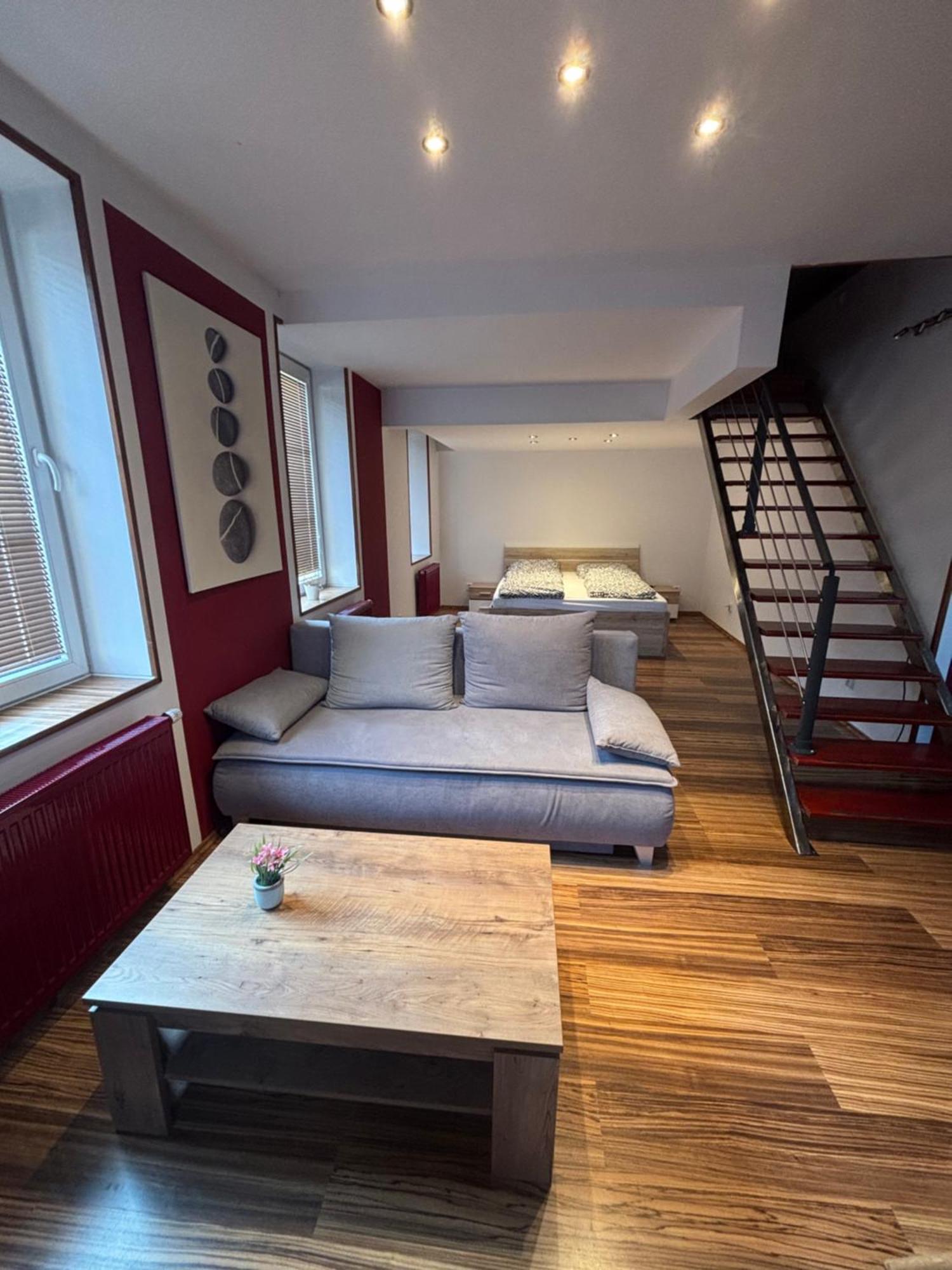 Apartmán Luxusni Mezonet V Centru Liberec Exteriér fotografie
